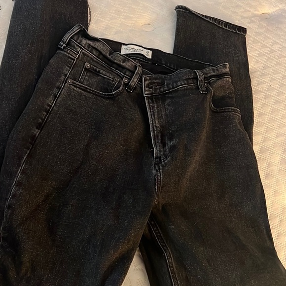 Abercrombie 90’s slim Straight Ultra High Rise Crossover Waistband Jeans - Picture 3 of 3